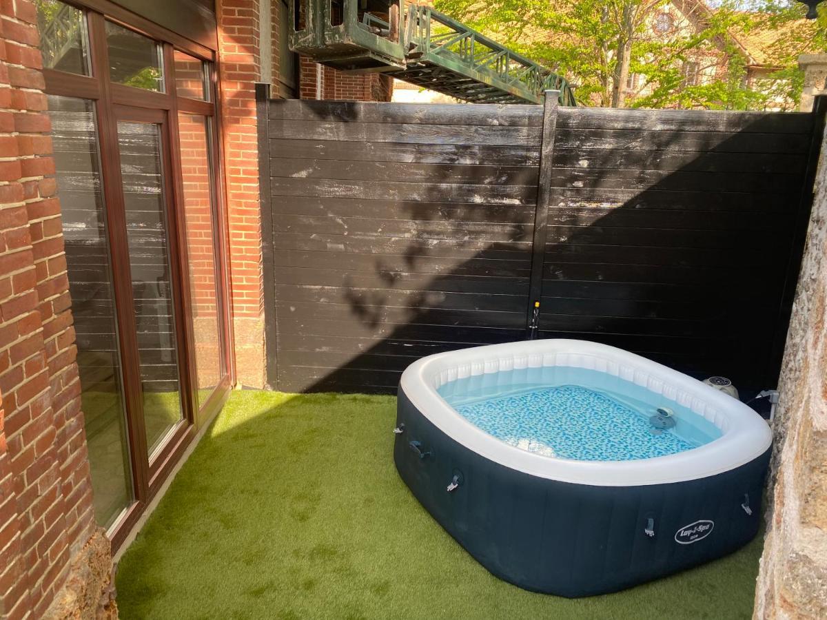 Studio Duplex Avec Spa Et Cour Privee Bonnelles Ngoại thất bức ảnh